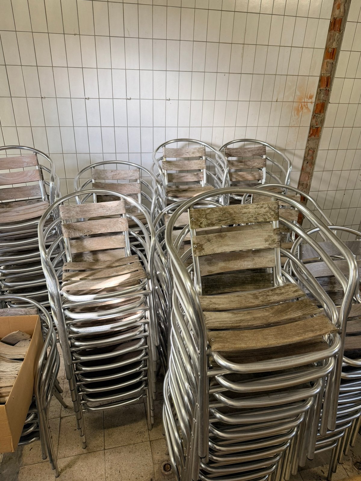 Terras stoelen +/- 100 st, Tuin en Terras, Ophalen, Gebruikt, Teakhout, Stapelbaar