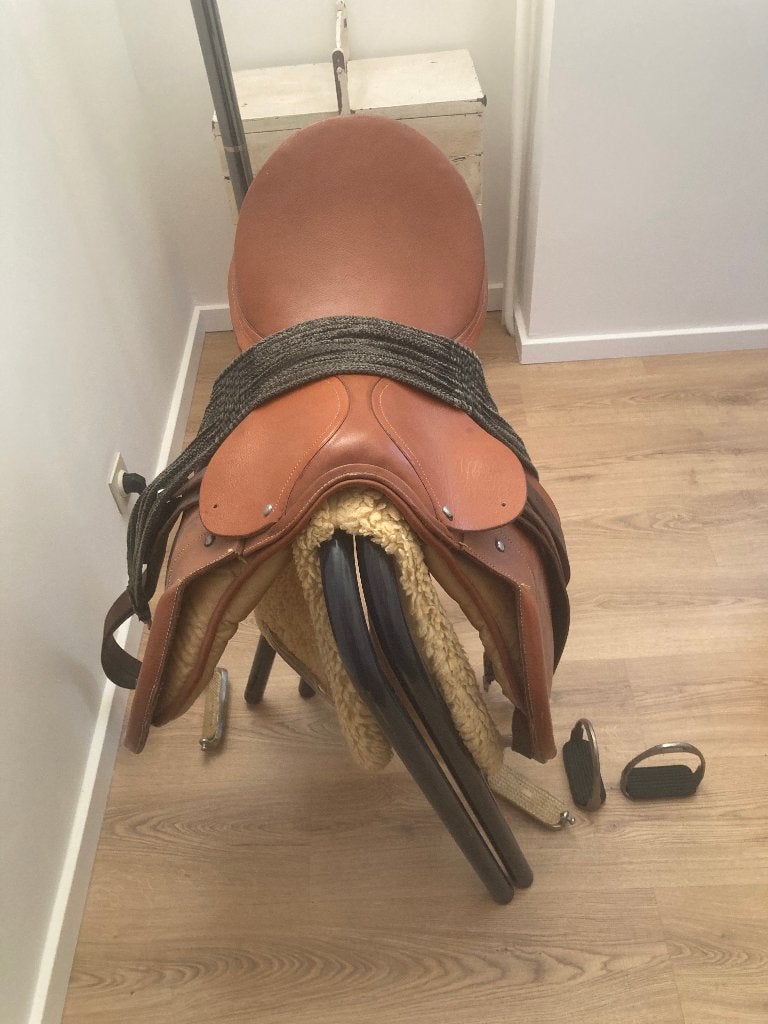 selle de cheval, Enlèvement, Utilisé, Polyvalence, Étriers inclus
