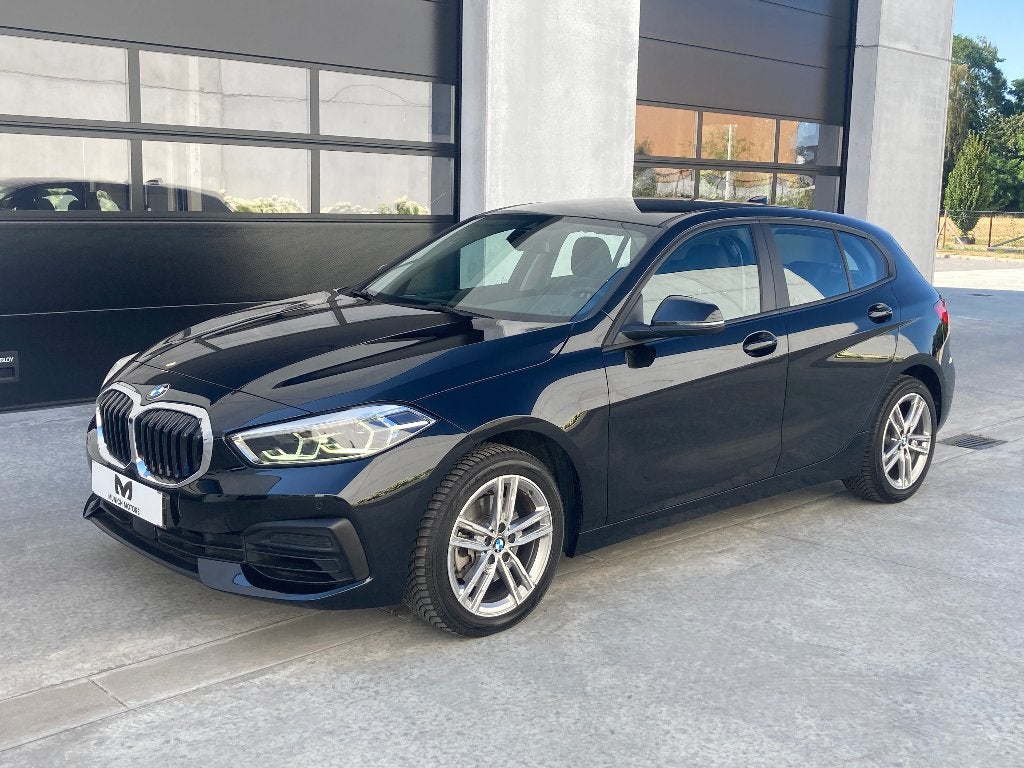 BMW 116i /LED/Sport/.../2 Jaar Garantie, Voorwielaandrijving, 1 Reeks, Leder en Stof, 5 deurs
