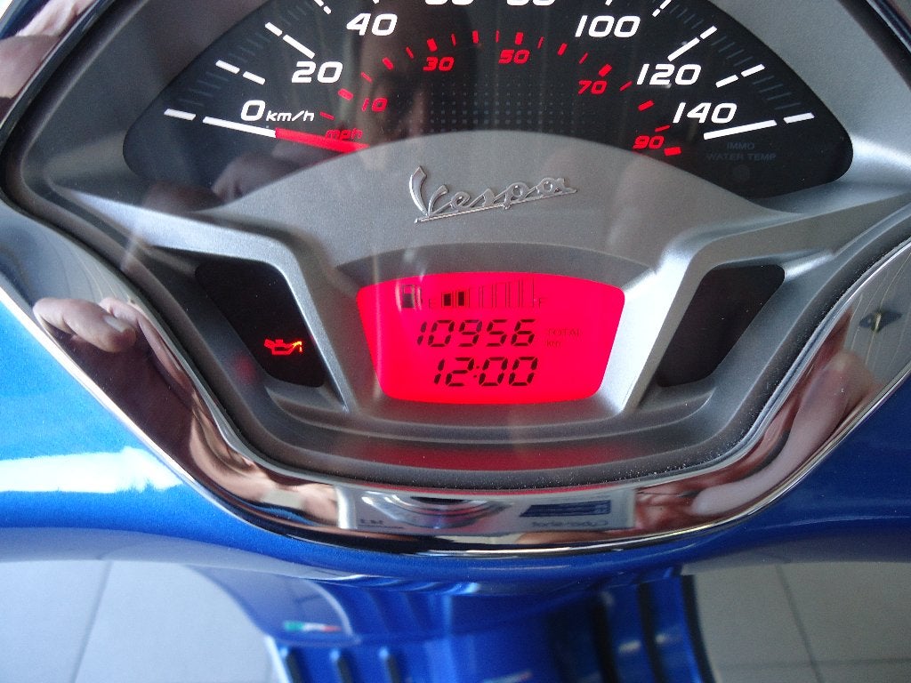 Vespa 125 GTS Super, Scooter, Occasion, Jusqu'à 11 kW, Particulier