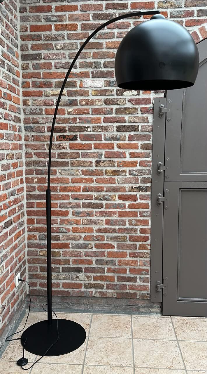Mooie zwarte lamp, Ophalen, Gebruikt