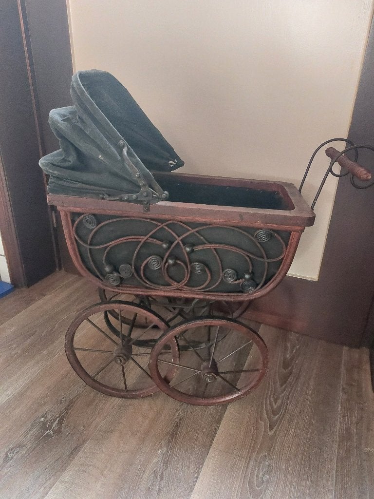 Poppen wagen, Ophalen
