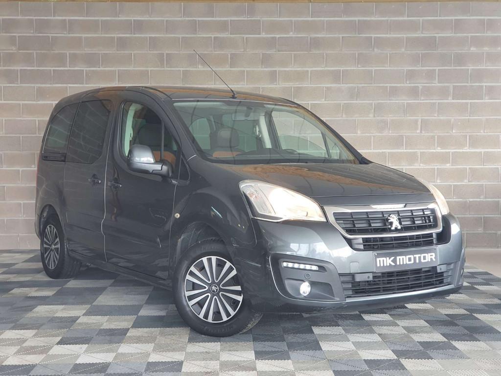 Peugeot Partner 🟢1.6 DIESEL - 1ER MAIN - FULL CARNET - CR, Auto's, Voorwielaandrijving, https://public.car-pass.be/vhr/9068f3a5-4e10-49b7-bcc1-f93839f4dcdd