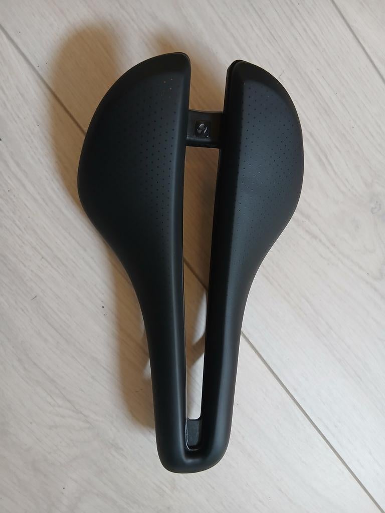 Bontrager aeolus comp zadel 145mm, Fietsen en Brommers, Ophalen of Verzenden, Zadel