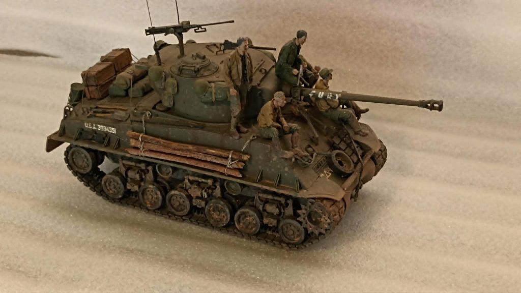 Sherman M4A8 from movie "FURY", Hobby & Loisirs créatifs, Modélisme | Voitures & Véhicules, Tank, Italeri, Enlèvement, Utilisé