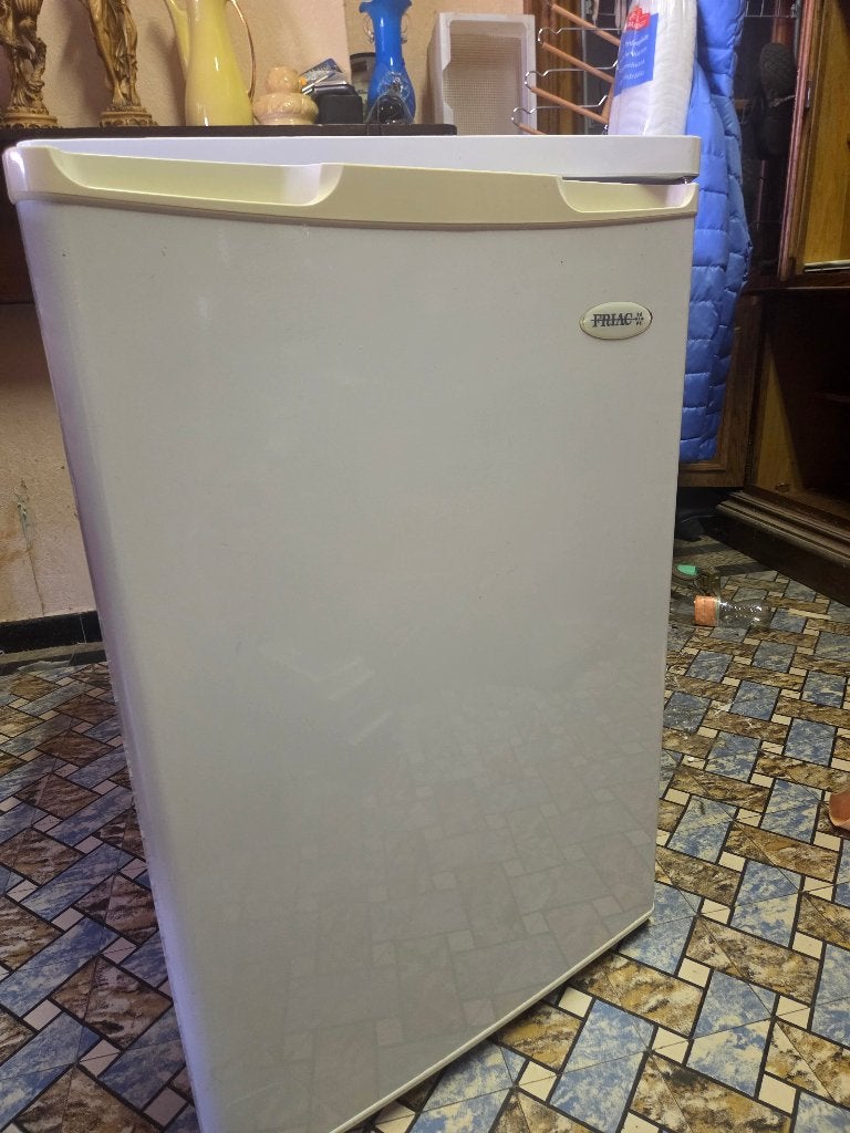 Réfrigérateur "Table-Top" FRIAC avec Freezer 3*, Avec compartiment congélateur, 85 à 120 cm, Enlèvement, Utilisé