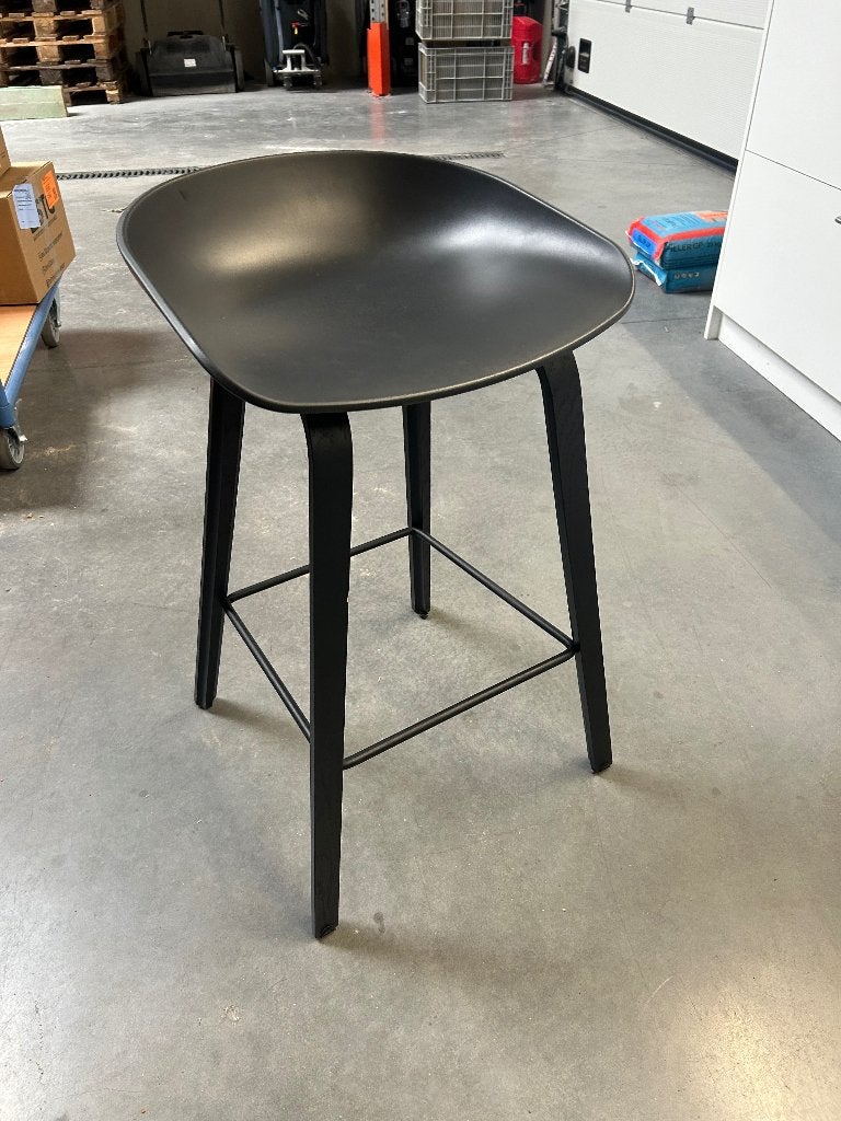 Barkruk - Hay About a Stool AAS 32 ZWART, Huis en Inrichting, Gebruikt, 60 tot 90 cm, 1 kruk, Ophalen