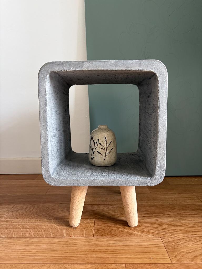 Bedside table, Gebruikt, Minder dan 45 cm, Ophalen of Verzenden, Minder dan 55 cm