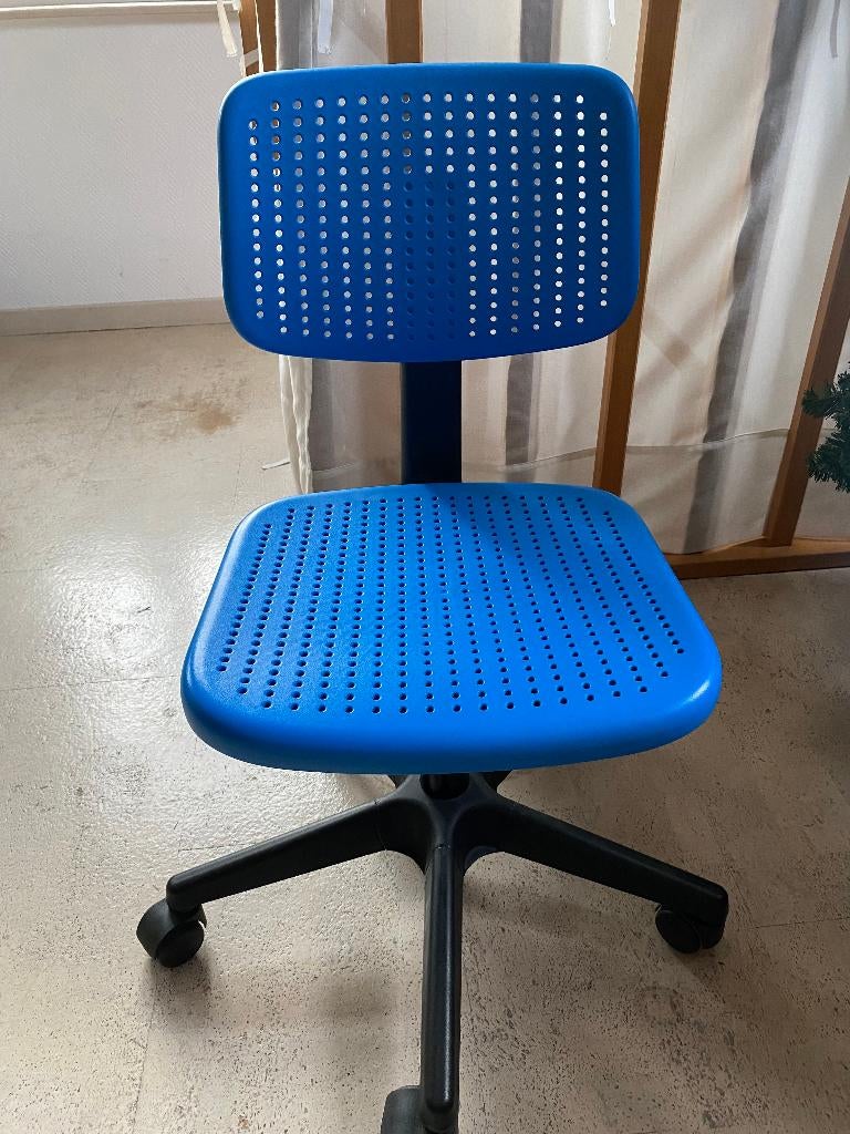 bureaustoel rood en blauw, Huis en Inrichting, Ophalen, Zo goed als nieuw, Blauw, Bureaustoel