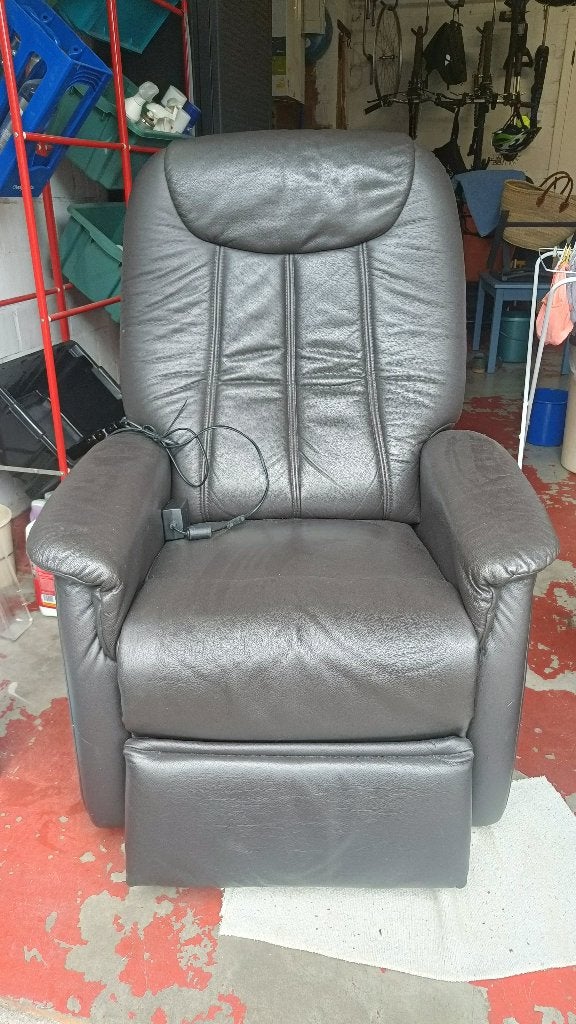 Elektrische relaxzetel met liftfunctie, Huis en Inrichting, Fauteuils, Ophalen, Gebruikt, Klassieke relaxzetel-look, 75 tot 100 cm