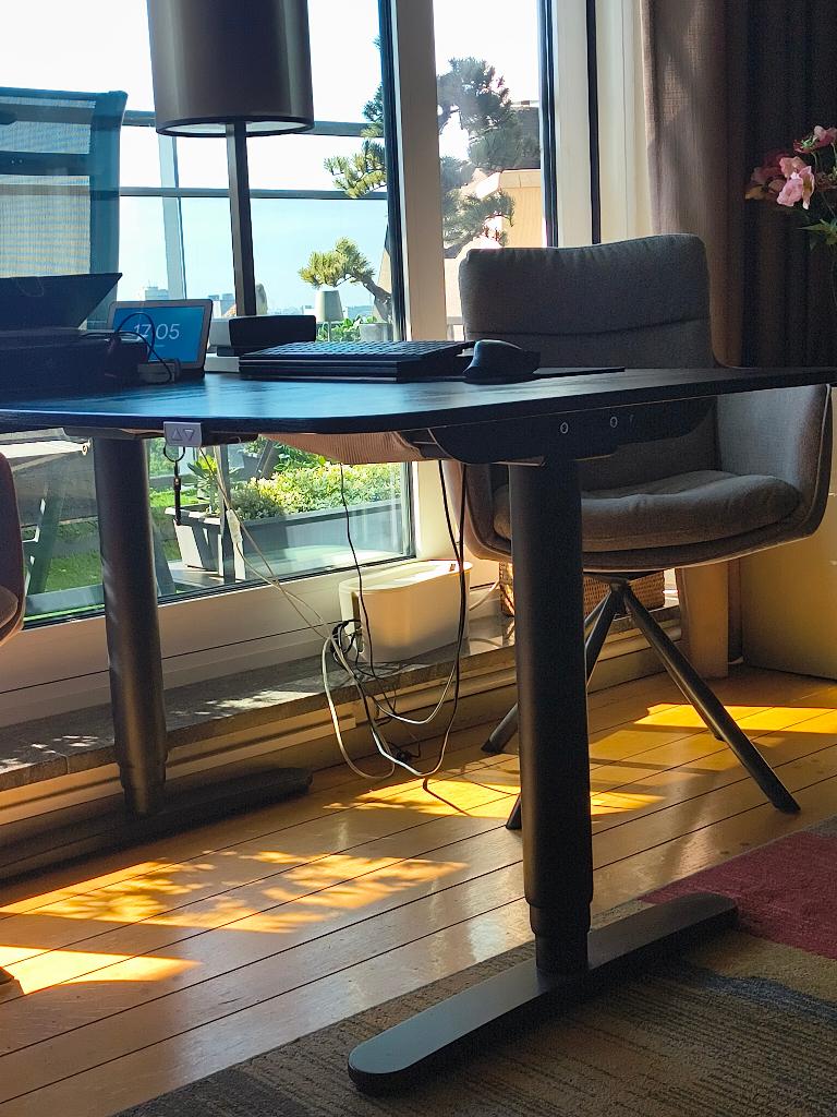 bureel, Ophalen, Zit-sta bureau, Hout, Zo goed als nieuw