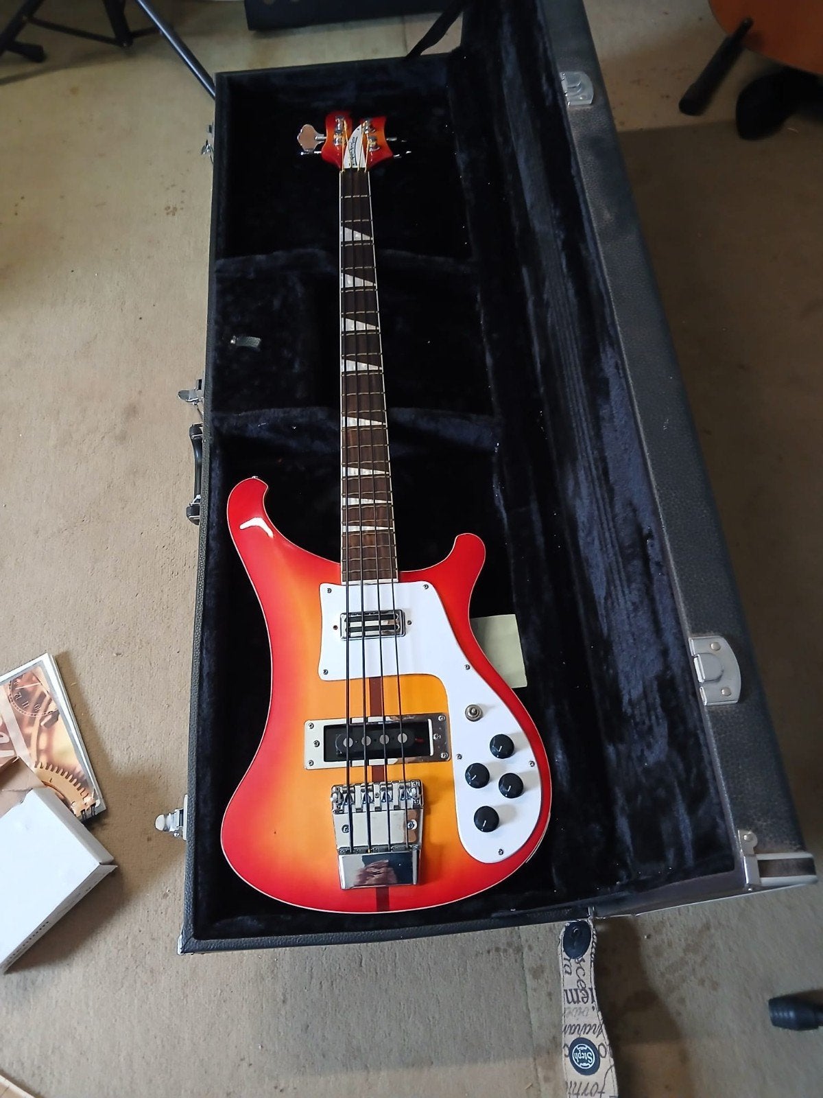 rickenbaker, Musique & Instruments, Instruments à corde | Guitares | Basses, Enlèvement, Comme neuf, Électrique