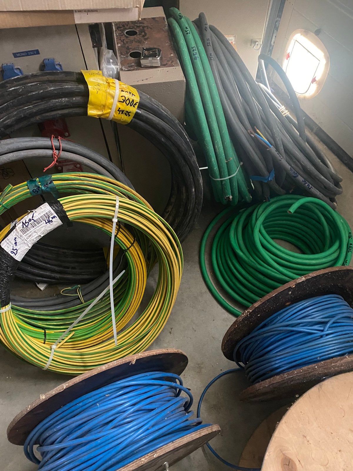 Overschot zware kabel: 4g4,4g16,5g16,5g10,4x25,4g25,aarding, Bricolage & Construction, Enlèvement, Comme neuf