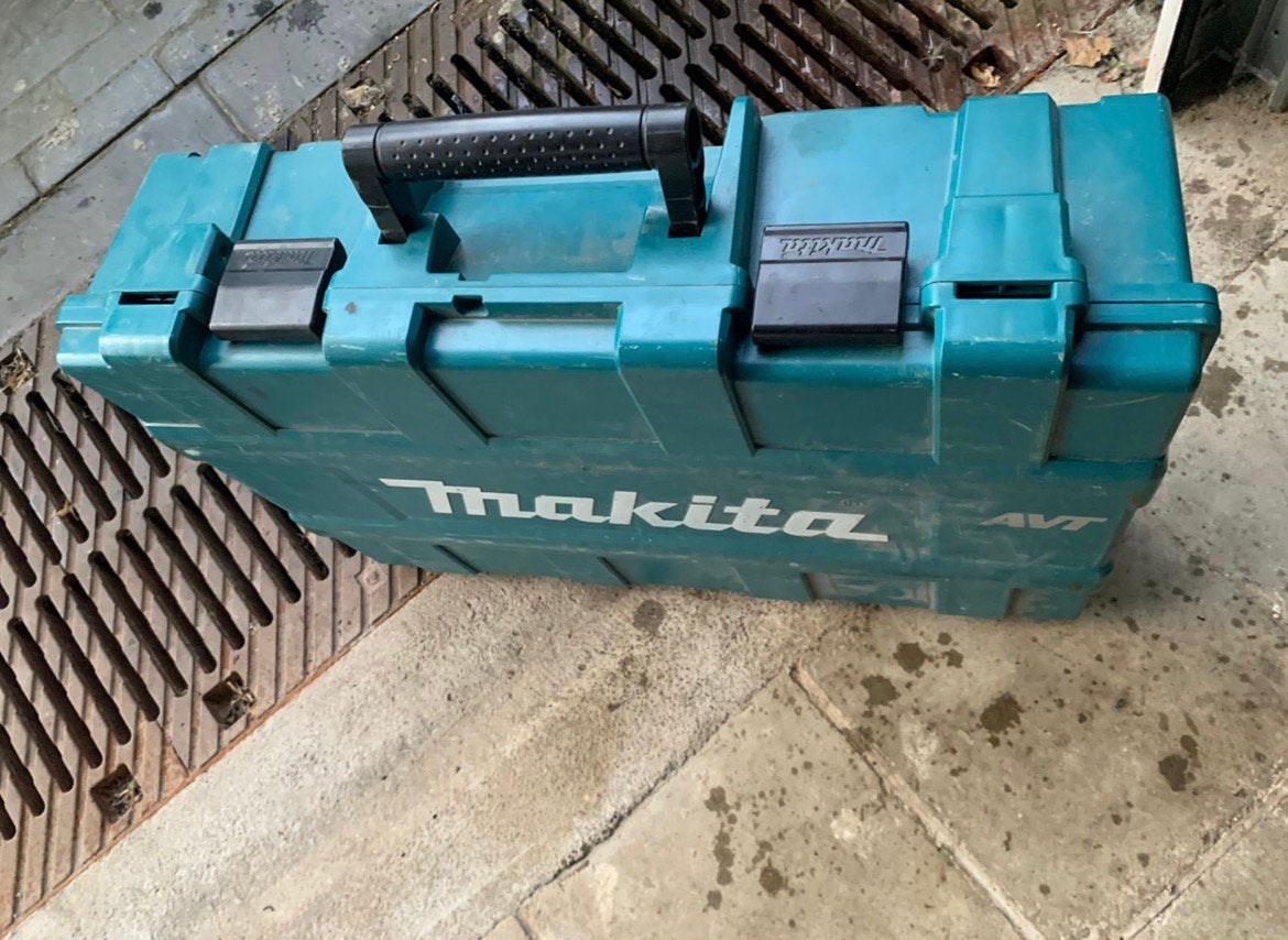 Makita, Enlèvement, Comme neuf