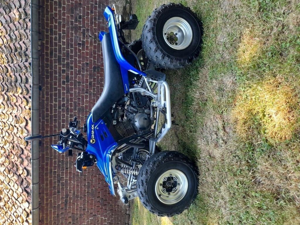 YAMAHA WARRIOR YFM 350 MET PAPIER SET BANDEN ER BIJ, Motoren, Quads en Trikes, 12 t/m 35 kW, 350 cc, 1 cilinder