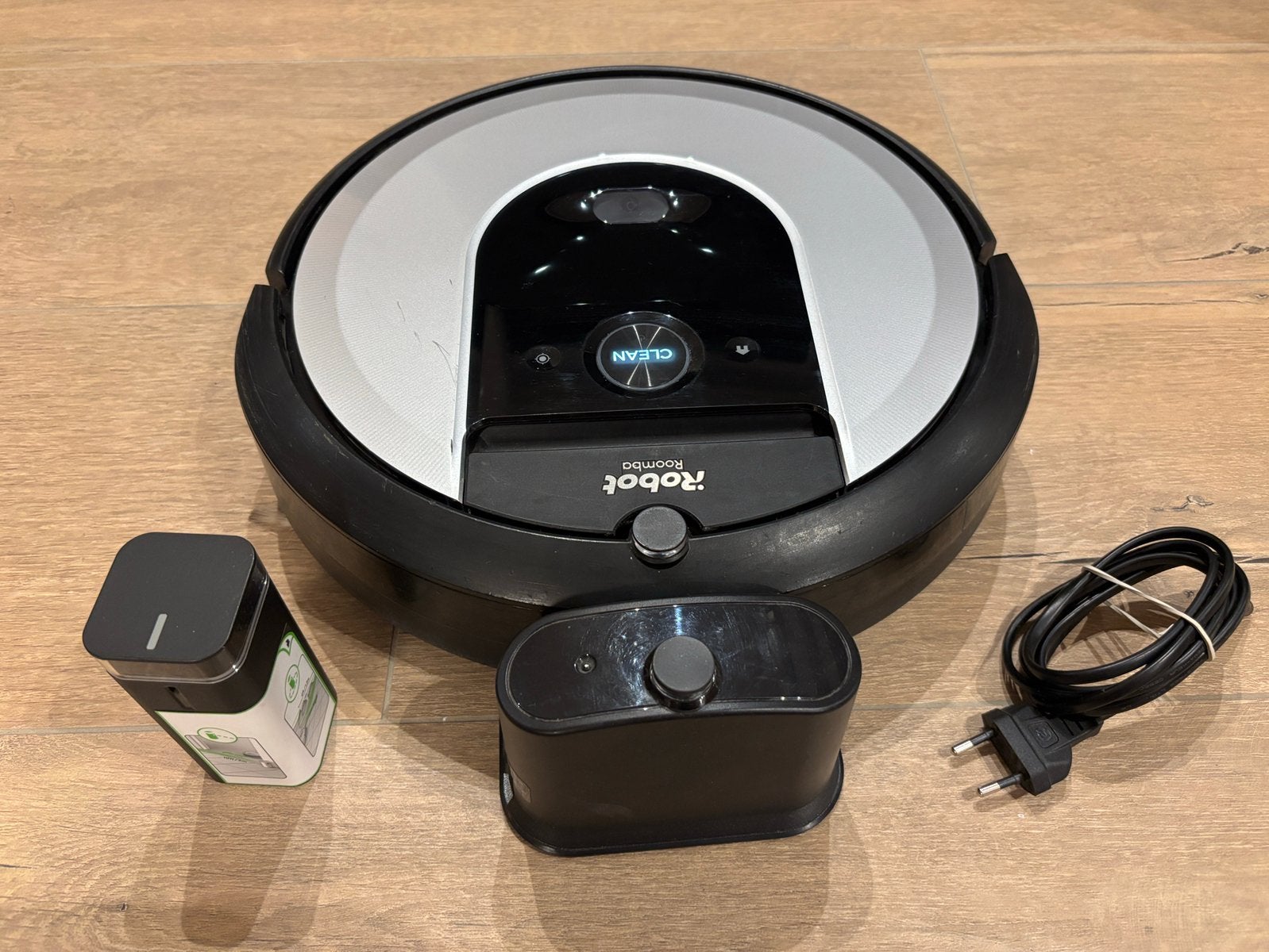 iRobot Roomba i7, robotstofzuiger met nieuwe onderdelen, Réservoir, Comme neuf, Aspirateur robot, IRobot