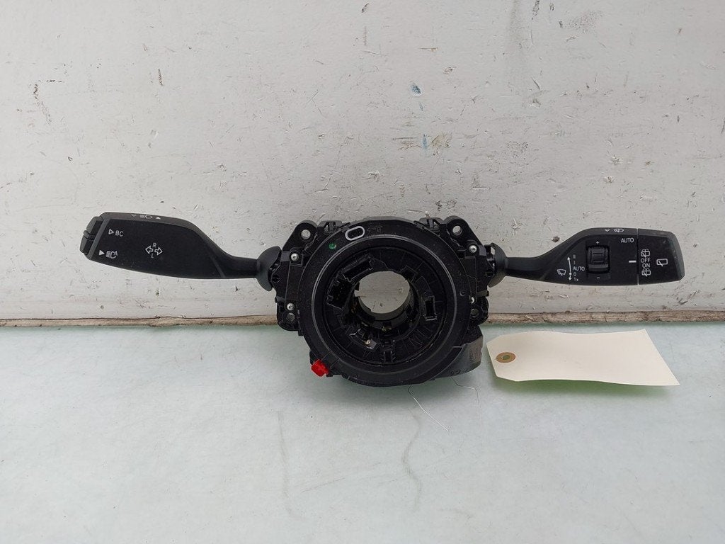 COMBINE COMMODO BMW 5 serie Touring (G31) (01-2017/05-2022), Utilisé, BMW, Petuelring 130
80809  München, DE, Bayerische Motoren Werke AG