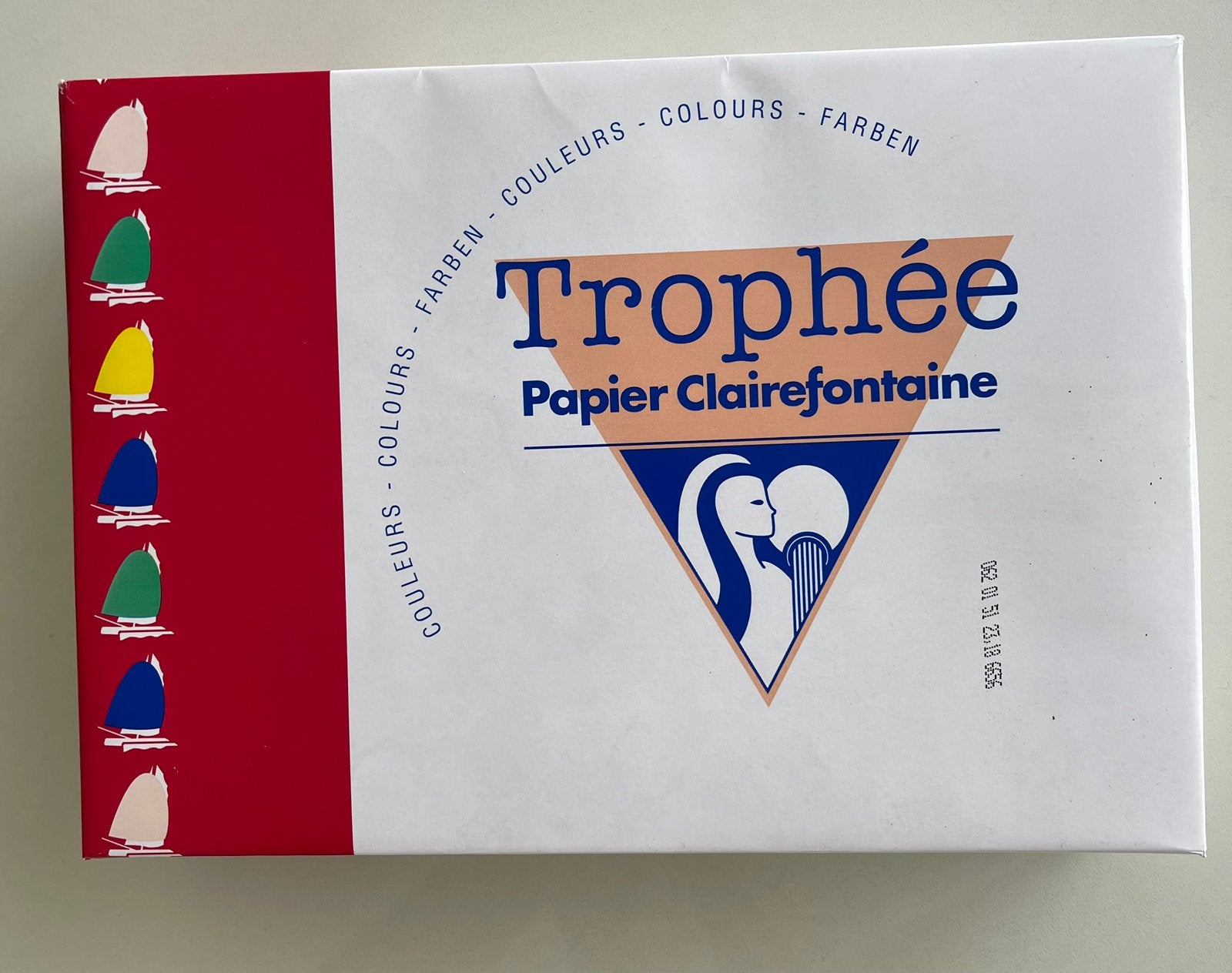 Vol pak Clairefontaine Trophée gekleurd printpapier, Ophalen of Verzenden, Zo goed als nieuw