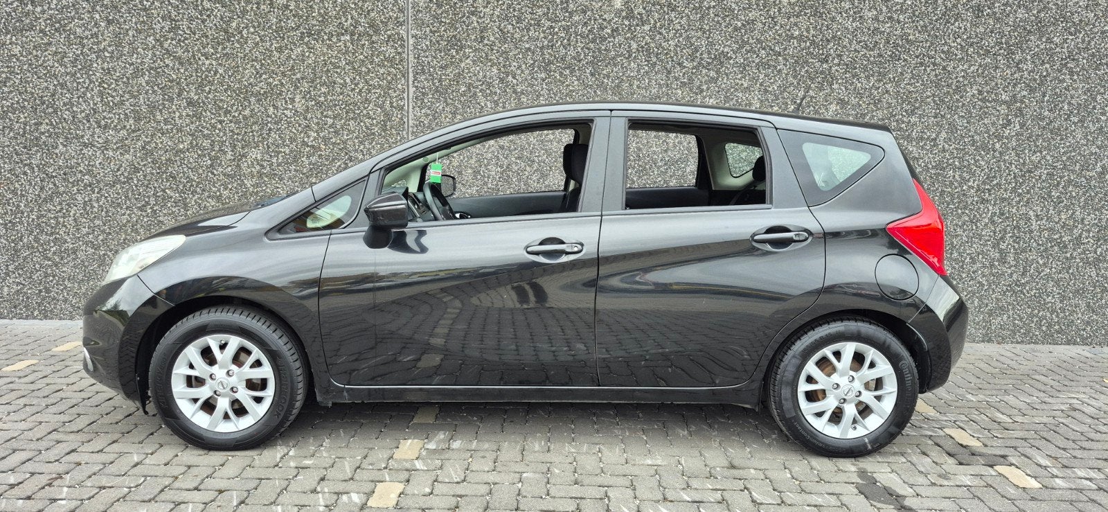 Nissan Note 1.2i GEKEURD + ONDERHOUD, Auto's, Stof, Zwart, Zwart, Bedrijf