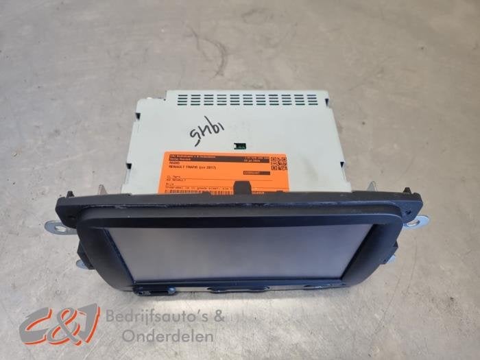 Radio van een Renault Trafic, Gebruikt, -, Renault, -