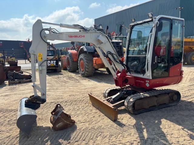 Minipelle Takeuchi TB230, Enlèvement, Excavatrice