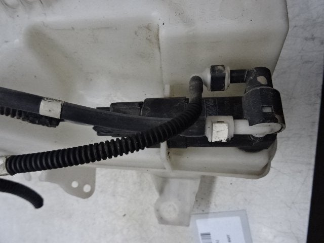 LAVE-GLACE POMPE AVANT Ford Focus 3 (01-2010/12-2019), Utilisé, Ford