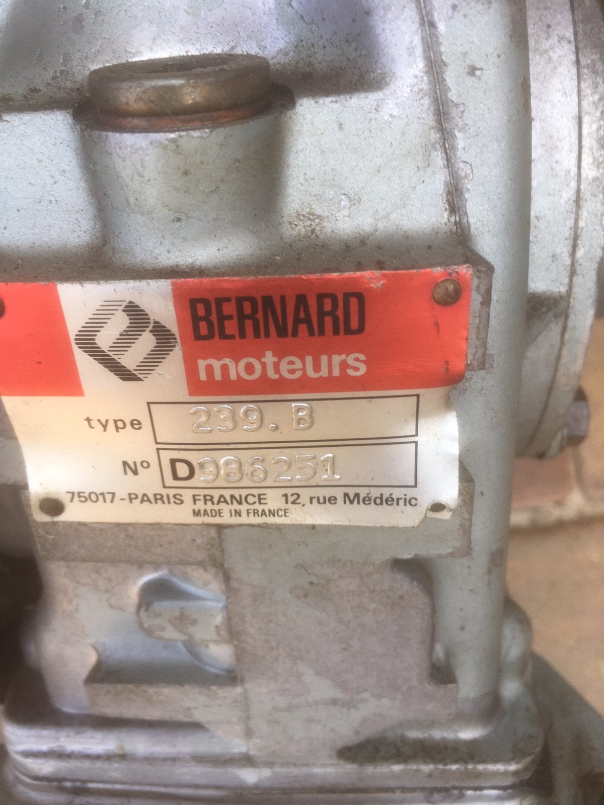 Bernard motor 239 B, Doe-het-zelf en Bouw, Ophalen of Verzenden