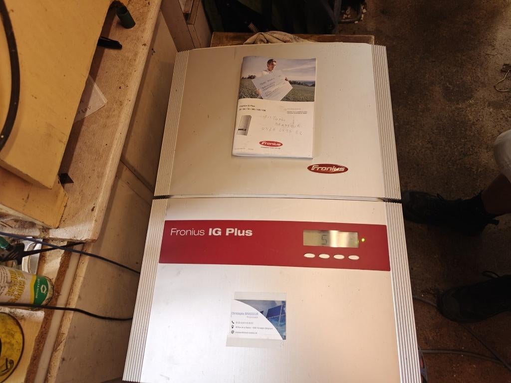 onduleur FRONIUS IG PLUS 3500W il est branché, Bricolage & Construction, Enlèvement, Utilisé