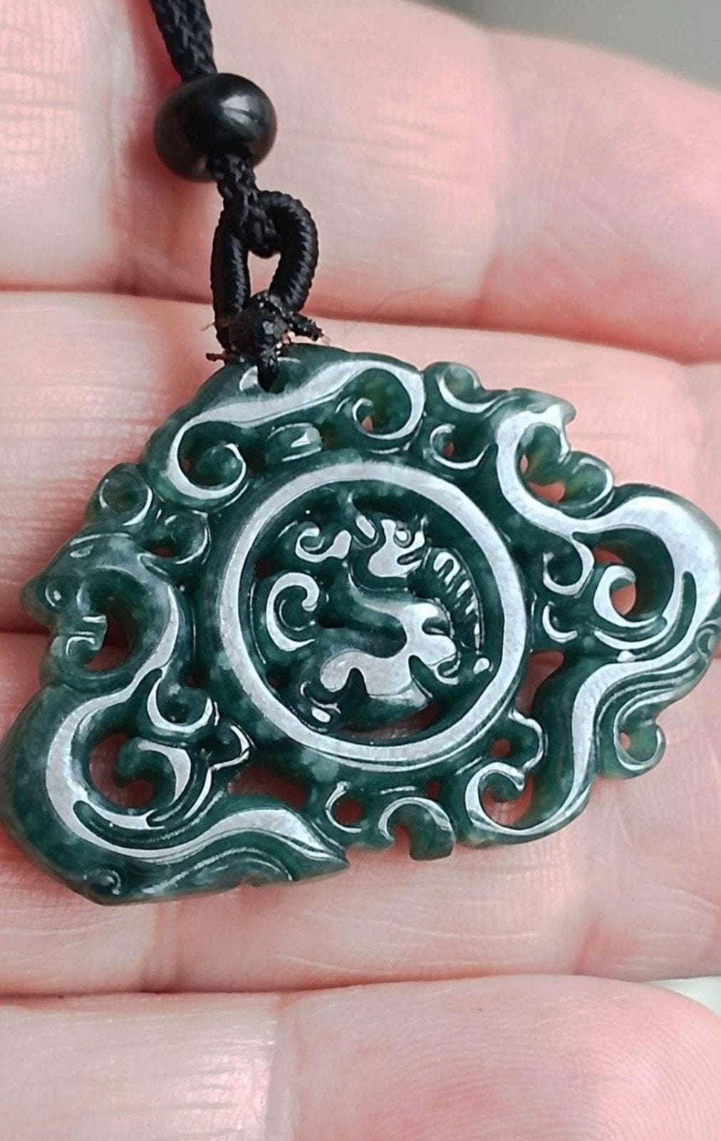 Pendentif en jade jadeite avec certificat traçable, Neuf, Pierre ou Minéral, Avec pierre précieuse, Vert