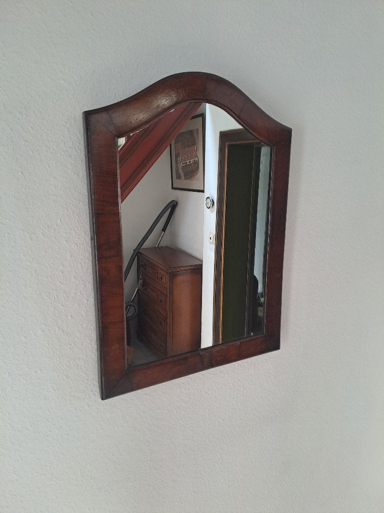 Klassieke houten wandspiegel met elegante boog, Huis en Inrichting, Woonaccessoires | Spiegels, Ophalen, Gebruikt, Minder dan 100 cm