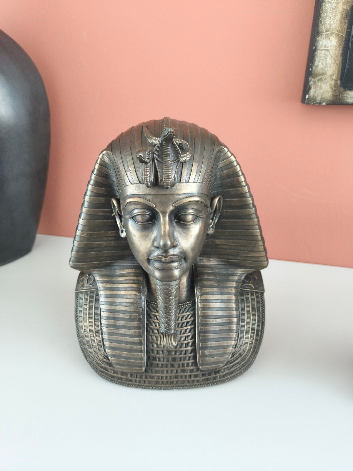Statue du pharaon Toutankhamon. Égypte., Antiquités & Art, Enlèvement