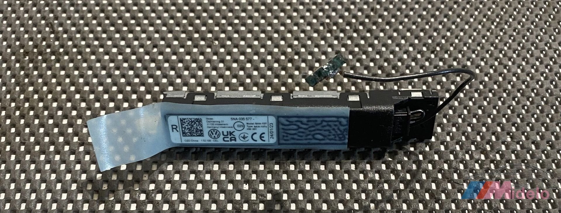 VW TIGUAN ANTENNE VERSTERKER RECHTS 5NA035577, Gebruikt, -, -, Ophalen of Verzenden
