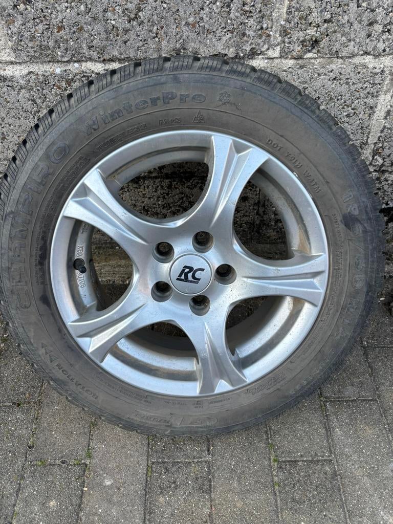 Set winterbanden volkswagen polo, Auto-onderdelen, Ophalen, Winterbanden, Band(en)