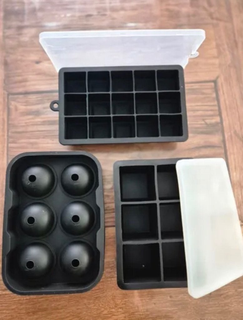 moule en silicone noir neuf 10€ pour 2 pièces, Enlèvement ou Envoi, Neuf, Gâteaux, Tartes ou cupcakes, Moule