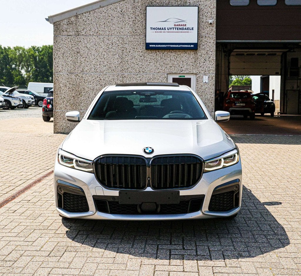 BMW 7 Serie 730 M-PAKKET*X-DRIVE*SCHUIFDAK*360°CAMERA*LEDER, Auto's, BMW, Automaat, 4 deurs, Gebruikt, 2993 cc