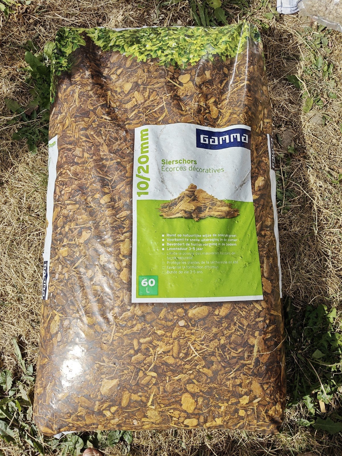 3 zakken Gamma sierschors 60L (nieuw €36), Ophalen