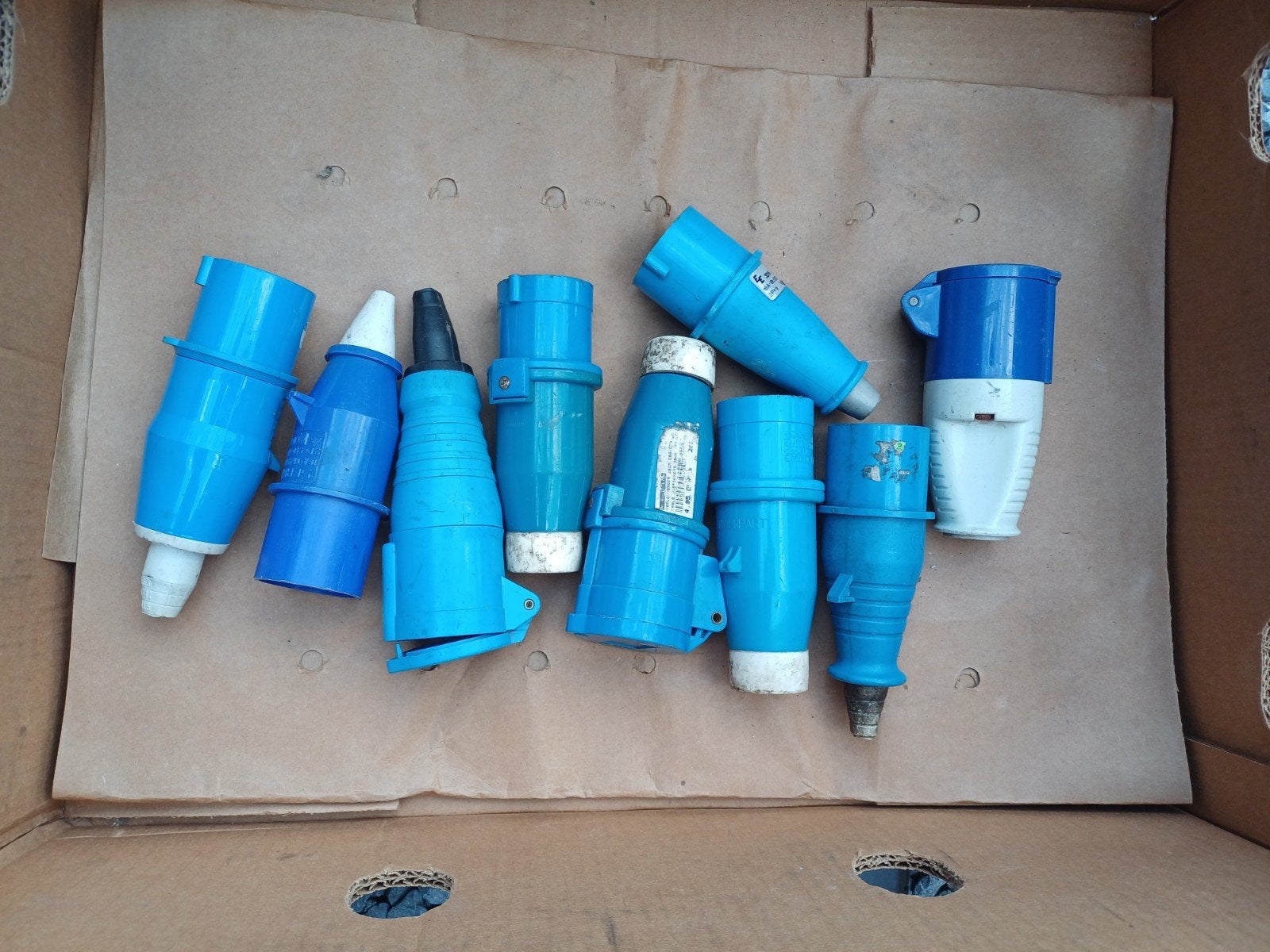 verschillende cee adapters te koop, Ophalen