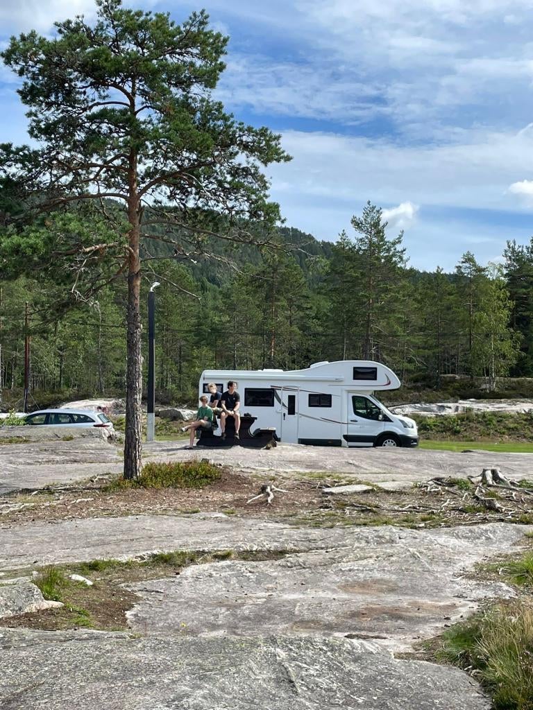 Mobil-home Ford Rollerteam 277, Siège de train, Réfrigérateur, Toilette à cassette, Boîte manuelle