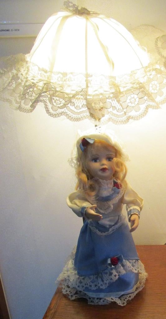 kinderlamp met porseleinen pop, Ophalen, Zo goed als nieuw, Lamp