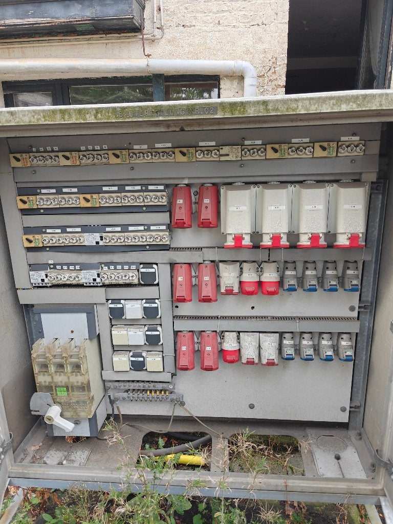 Coffret électrique de chantier - prises CEE - fonctionnel, Enlèvement, Utilisé
