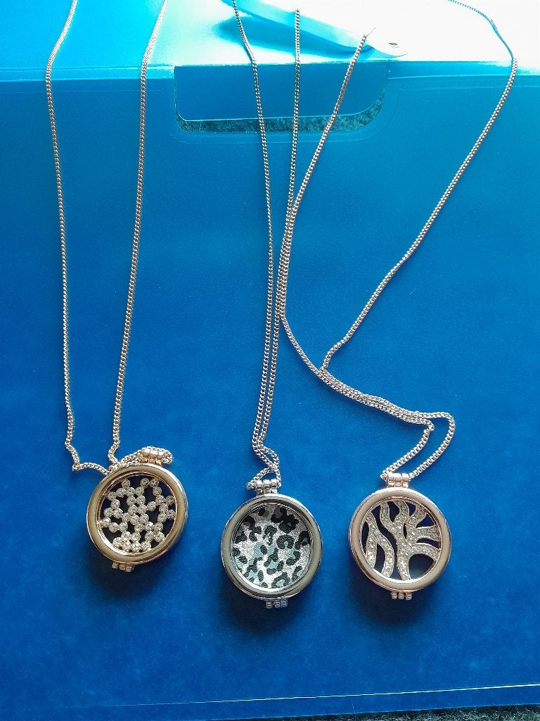 Bijoux fantaisie, Enlèvement, Comme neuf