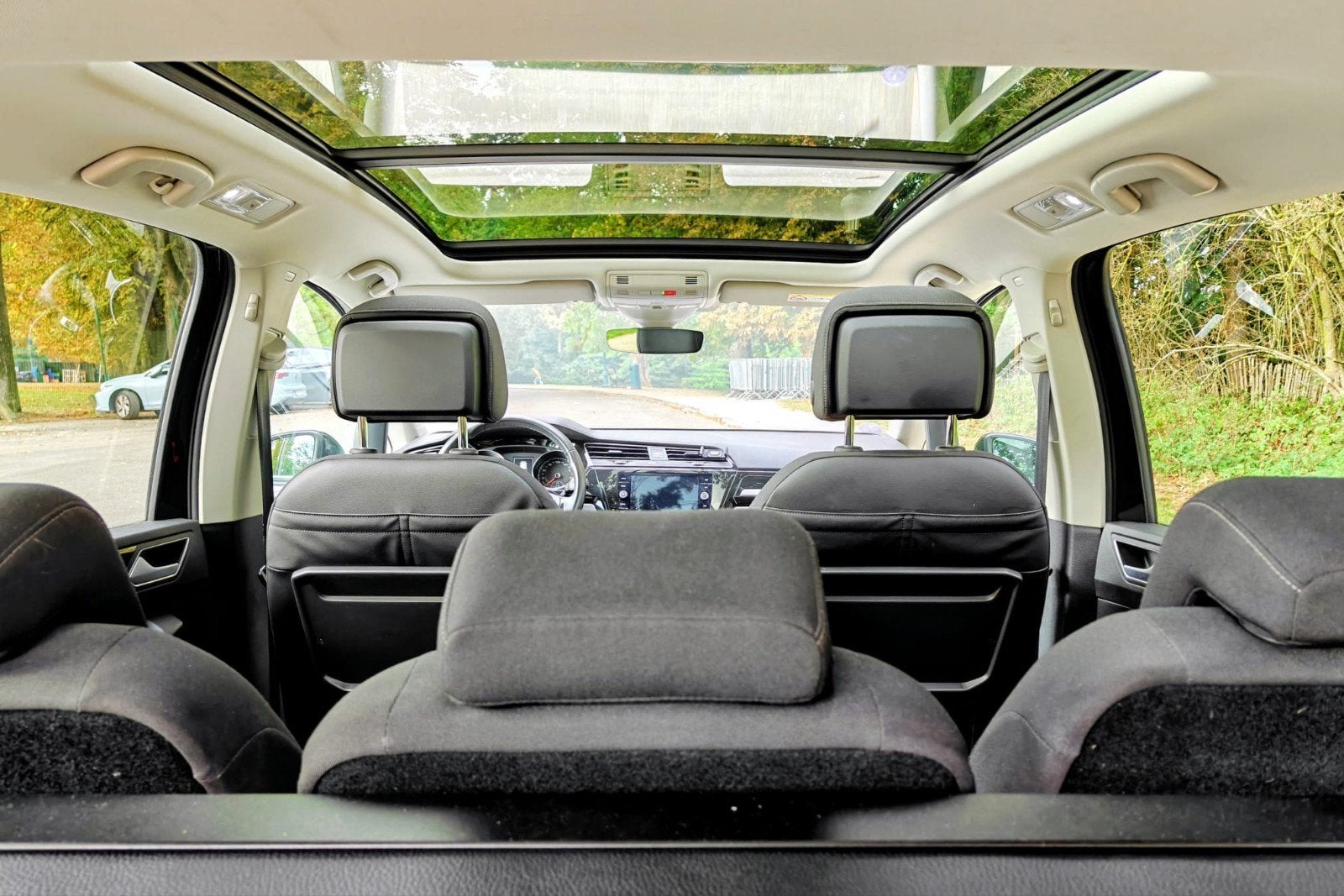 Volkswagen Touran highline 1.5TSI 5Pl Pack Family+ Pano, Autos, Cuir, Achat, USB, Entretenue par le concessionnaire