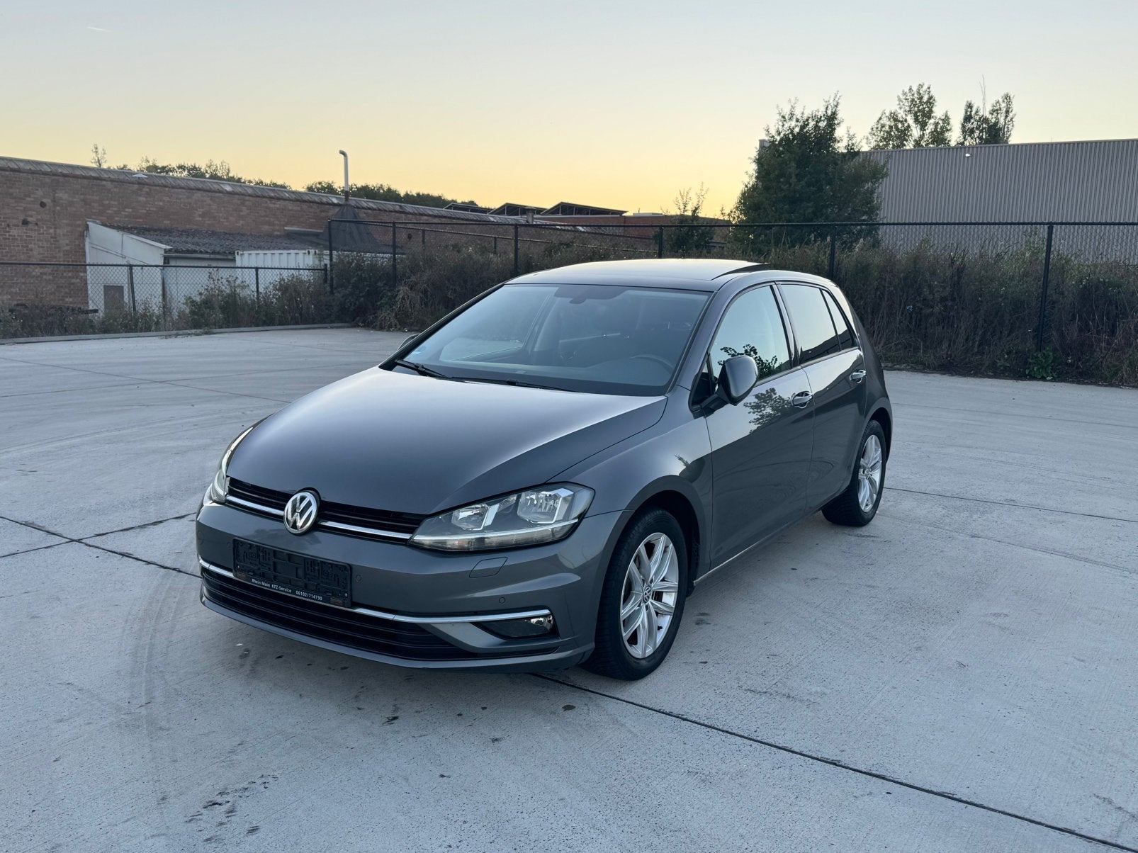 VW Golf 7.5 1.0 TSI Highline Toit ouvrant LED Alcantara, Autos, Achat, Entreprise, Boîte manuelle, Alcantara