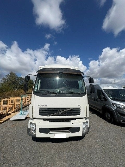 VOLVO FL 240 – 2007 – 700.000 KM – EURO 4 – À RÉPARER, Autos, Achat, Entreprise, 2 portes, Diesel