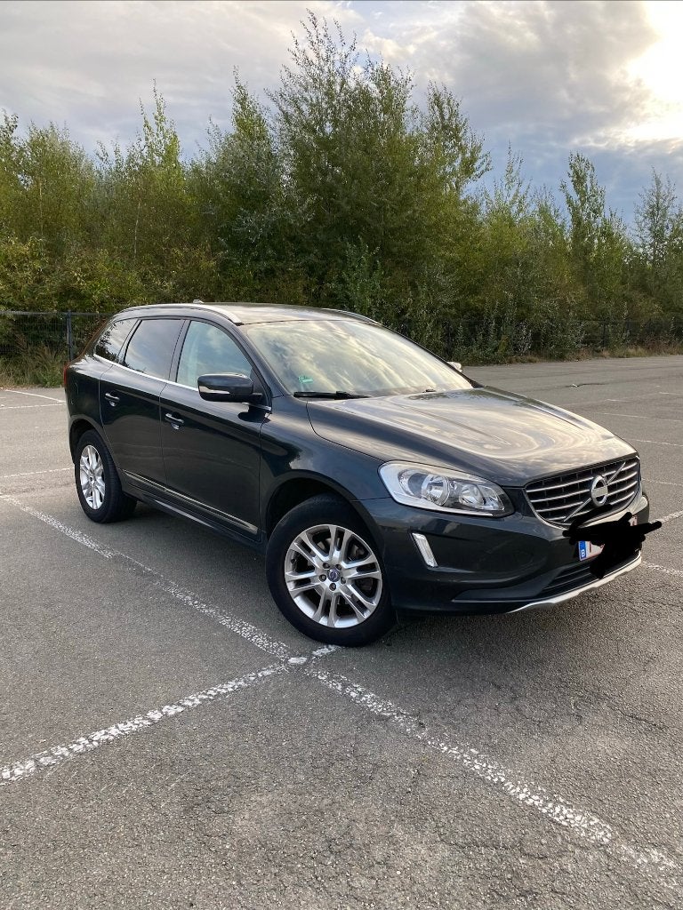 VOLVO XC60 premier propriétaire, Autos, Achat, 139 g/km, Boîte manuelle, Noir