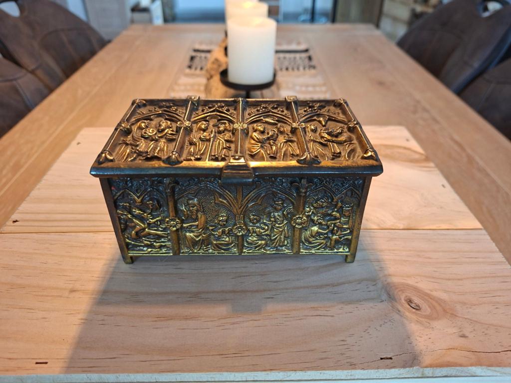 Petit coffret Bijoux style gothique laiton bronze 14x9x7cm, Enlèvement, Bronze