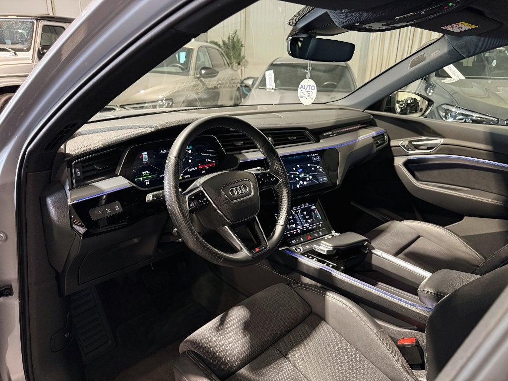 Audi E-Tron 55 Quattro S-Line Florett Zilver - Garantie, Automaat, Zwart, 5 zetels, Parkeerassistent