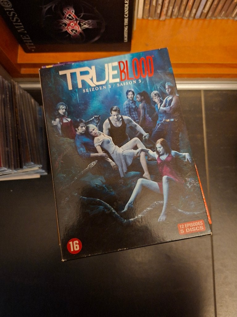 dvd - true blood seizoen 3 - 5 dvd box, Cd's en Dvd's, Pools, Turks, Vanaf 16 jaar, Inclusief doosje