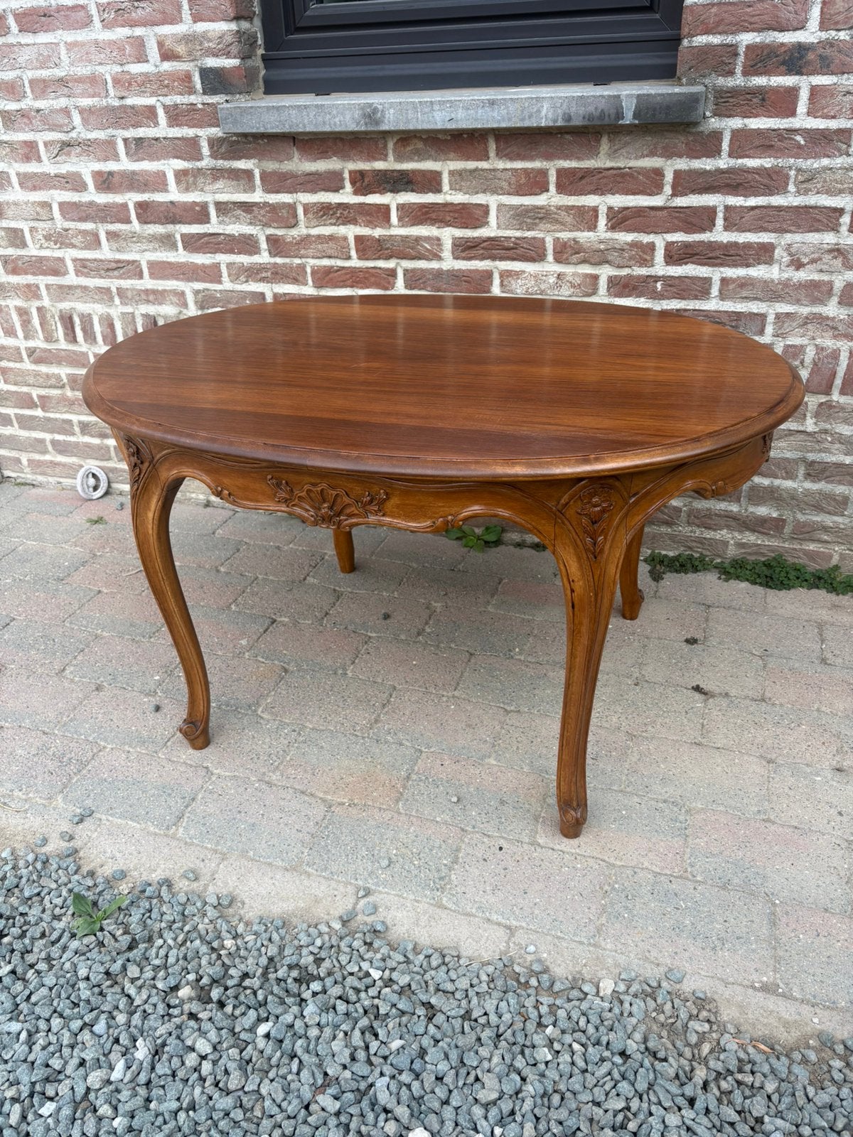 Table basse ovale style Louis XV, Enlèvement