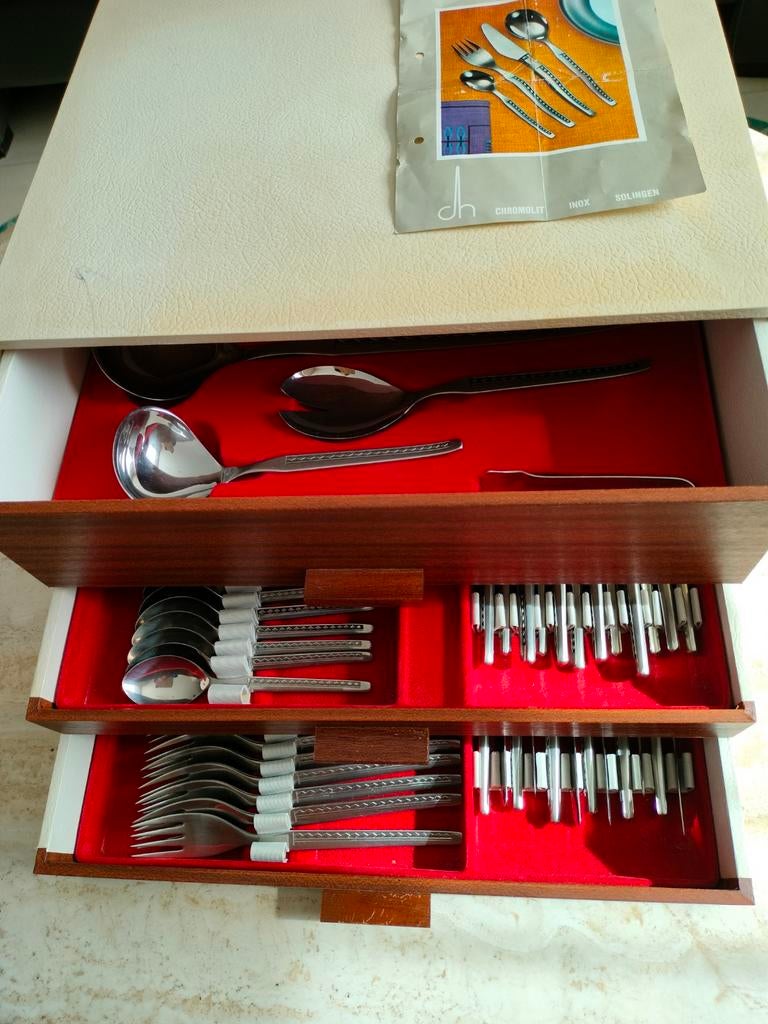 Coffret à couverts de 78 pièces de la marque Gudring., Enlèvement ou Envoi